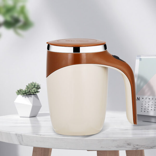 Taza de agitación automática recargable